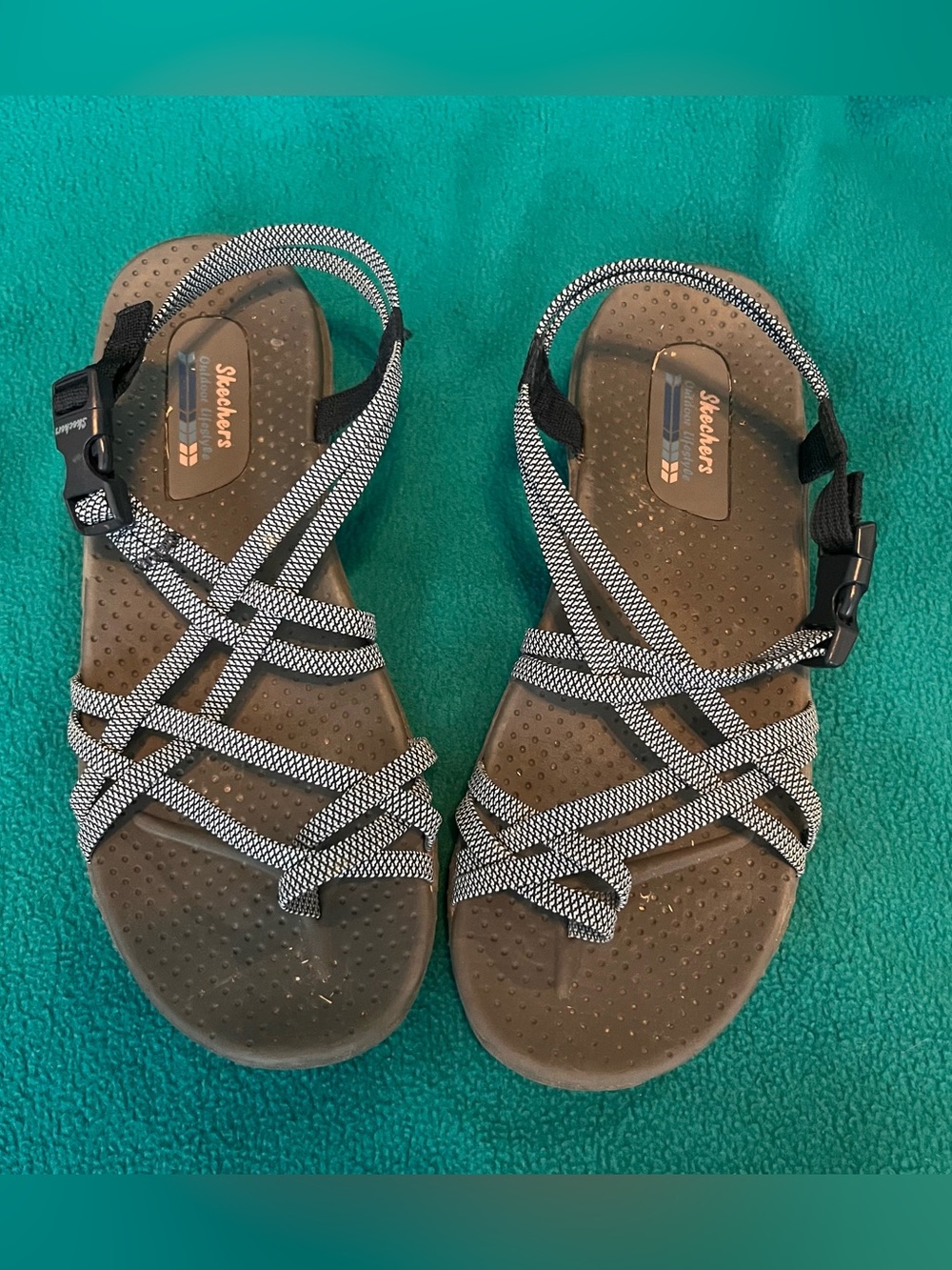 Skechers Women's Reggae Fiesta Black and Gray Strappy Sandals Sz 11